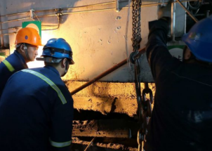 電廠手拉葫蘆助力撈渣機的檢修工作